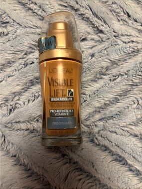 L'Oreal Visible Lift Serum Absolute - Metallic Gold Pump Foundation